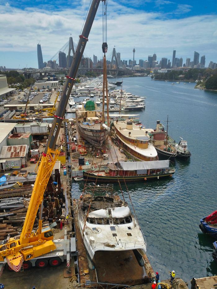 Joyce Krane crane working on Sydney Harbour